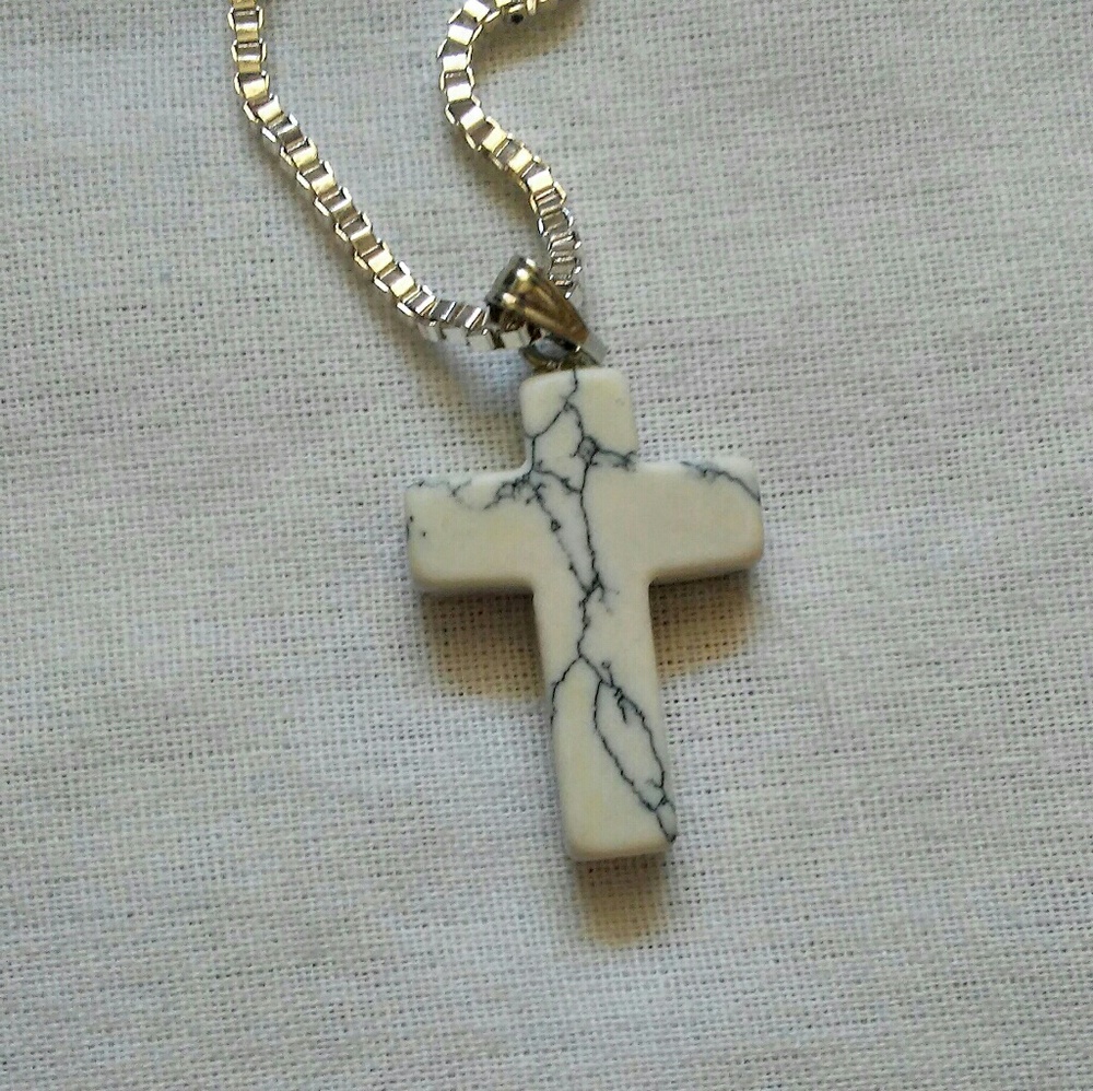 Cross Necklaces - Picture 4 of 4